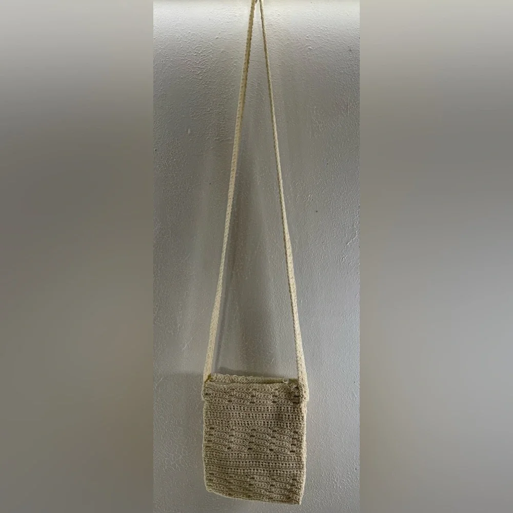 Vintage Y2K 90’s Crocheted Beaded Flower Beige 2 Pocket Crossbody Purse